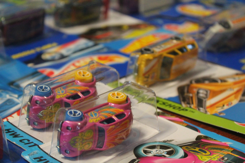 Illustration for article titled Enormous Die-Cast Collection - Box 3 - Hot Wheels
